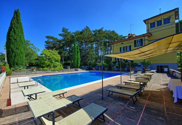 Villa Cuculo: Außen, Garten, Schwimmbad