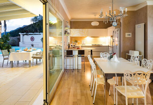 Villa Luce: Keuken, Lunchroom