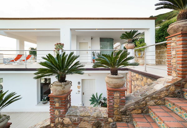 Villa Luce: Buitenshuis