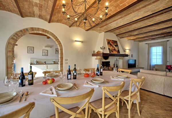 Villa Il Caggio: Esszimmer, Wohnzimmer