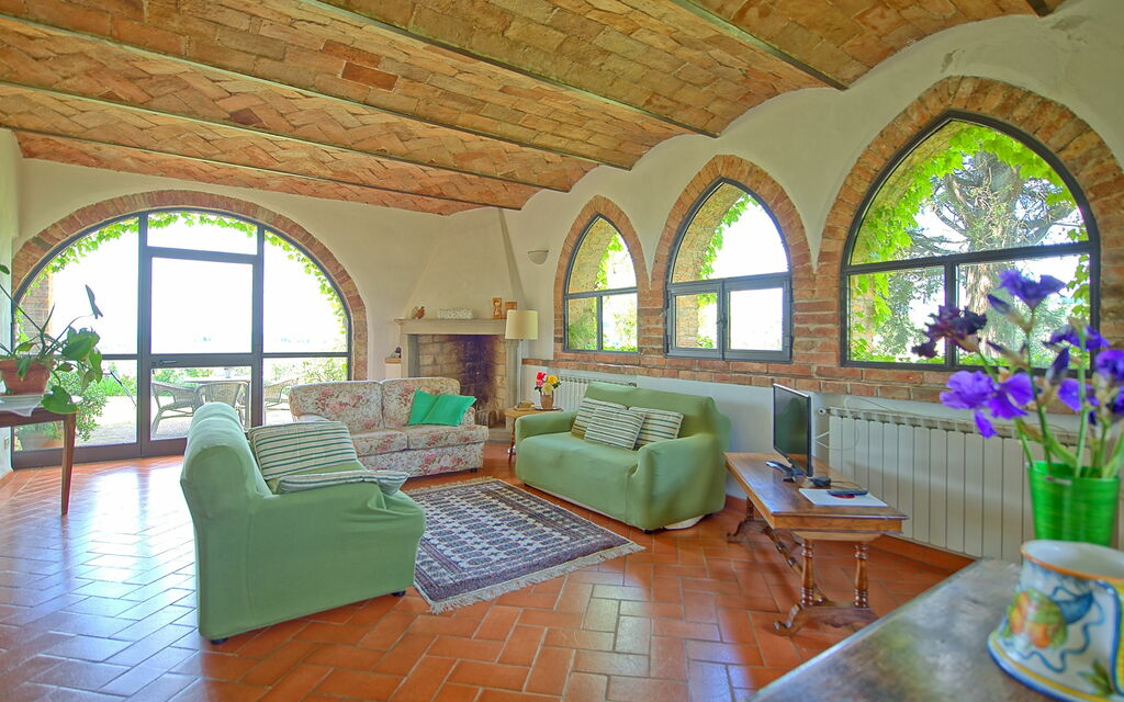 Maggiano: Living Room