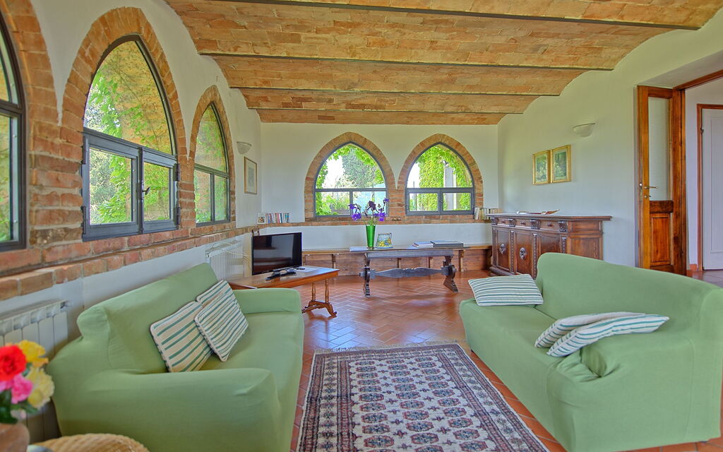 Maggiano: Living Room