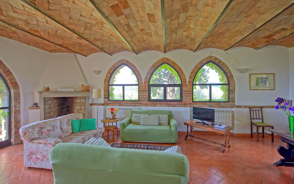 Maggiano: Living Room