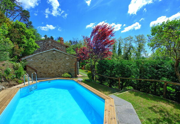 Casale Di Cozzile: Garten, Schwimmbad