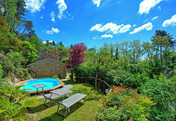 Casale Di Cozzile: Garten, Schwimmbad