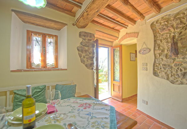 Casale Di Cozzile: Esszimmer, Küche