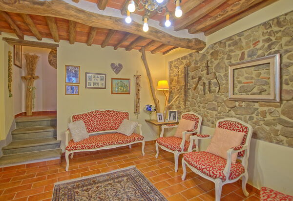 Casale Di Cozzile: Wohnzimmer
