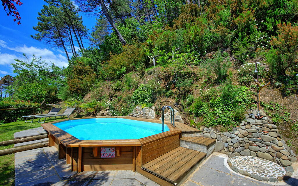 Casale Di Cozzile: Tuin, zwembad