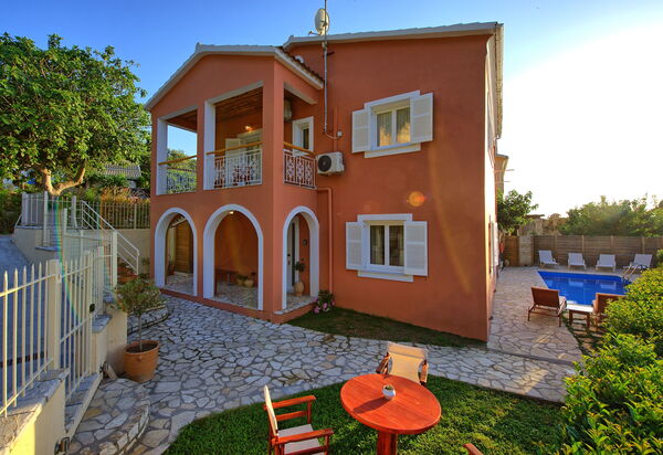 Villa Melodia: Trädgård, Utomhus