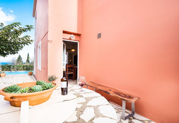 Villa Melodia: Exteriör, Utomhus