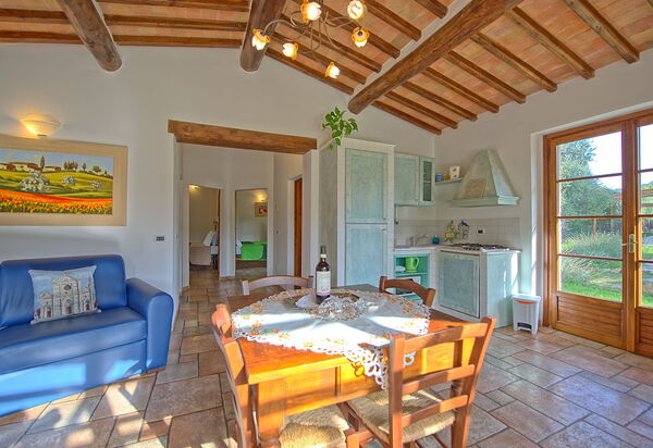 Borgo Mulignone: Гостиная, Столовая