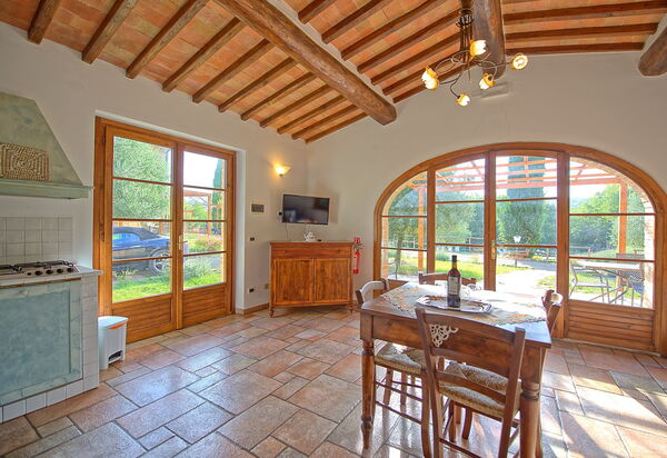 Borgo Mulignone: Гостиная, Столовая