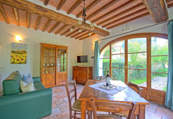 Borgo Mulignone: Гостиная, Кухня, Столовая