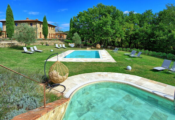 Borgo Mulignone: бассейн, Сад