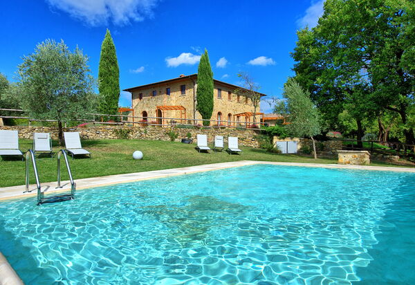 Borgo Mulignone: бассейн, Сад