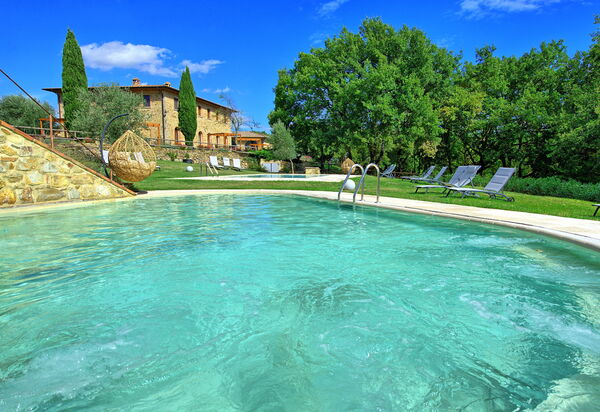 Borgo Mulignone: бассейн, Сад