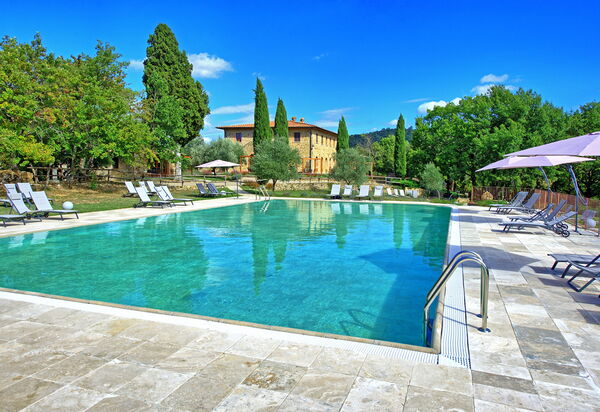 Borgo Mulignone: бассейн