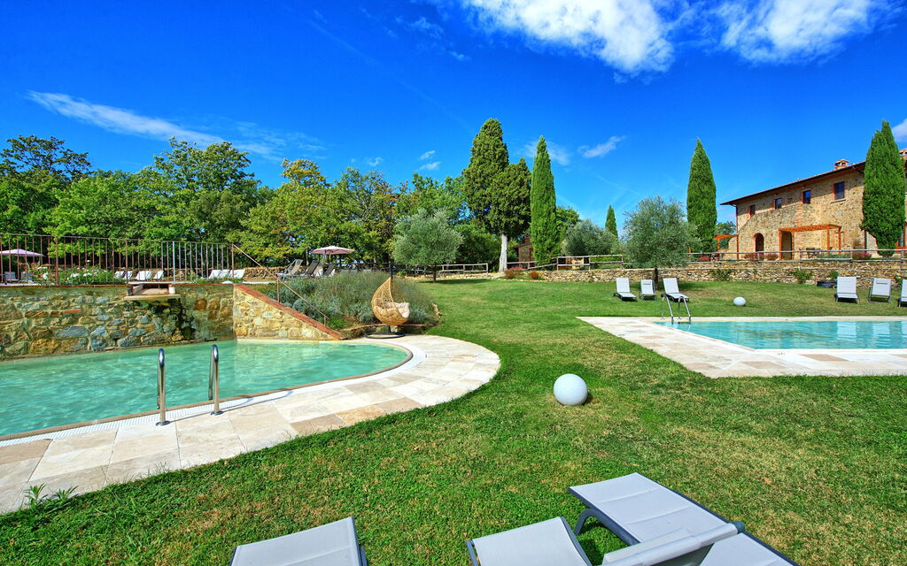 Borgo Mulignone: бассейн, Сад