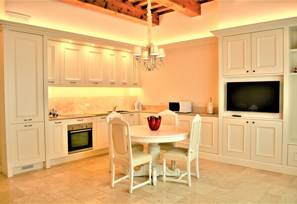 Il Sole Di Vino: Esszimmer, Küche