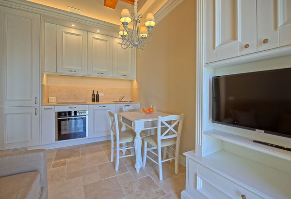 Il Sole Di Vino: Esszimmer, Küche, Wohnzimmer