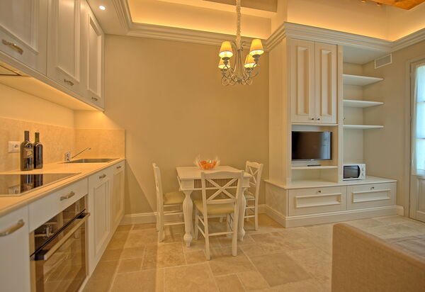 Il Sole Di Vino: Esszimmer, Küche, Wohnzimmer