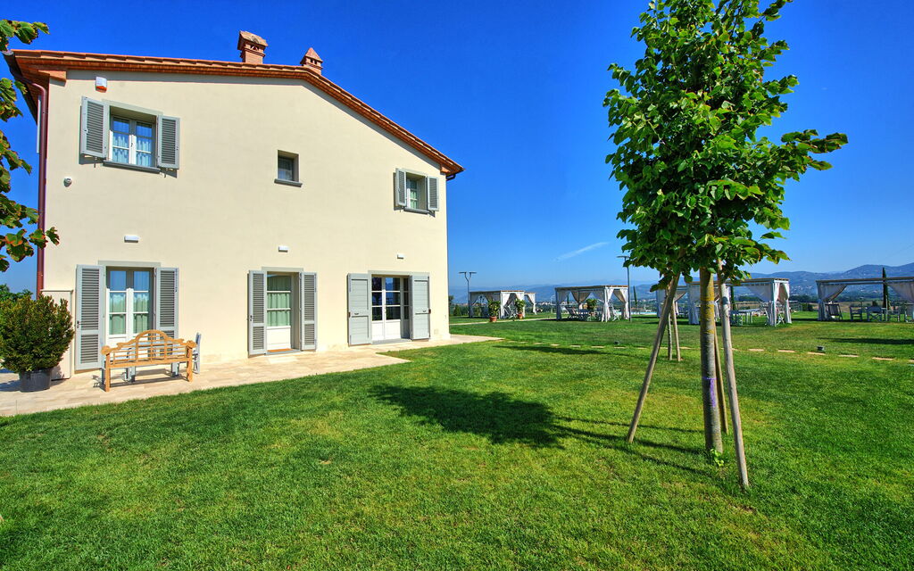 Il Sole Di Vino: Giardino