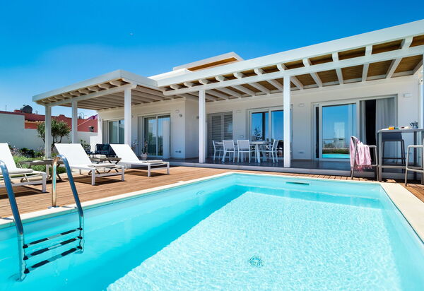 Villa San Lorenzo Palma: Draussen, Schwimmbad