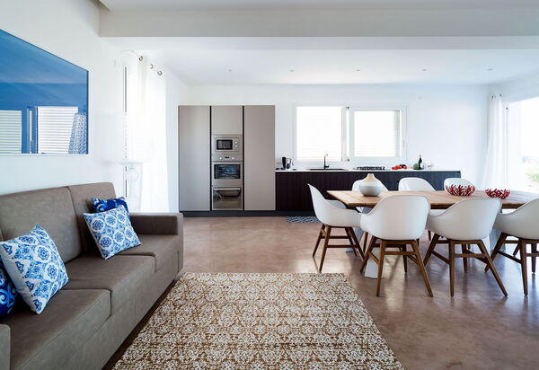 Villa San Lorenzo Palma: Esszimmer, Küche, Wohnzimmer