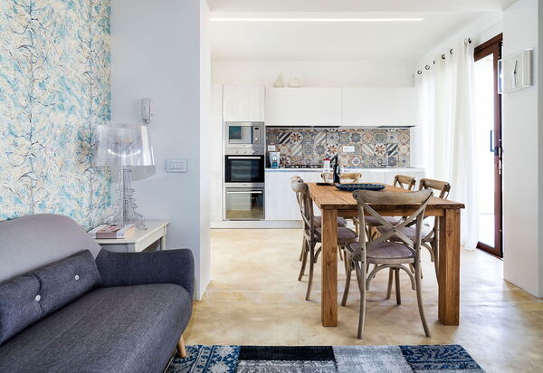 Villa San Lorenzo Lavanda: Esszimmer, Küche, Wohnzimmer