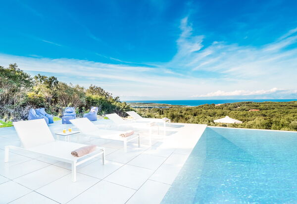 Villa Athena: pool, Udendørs