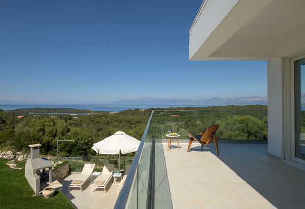 Villa Nafsika: Exteriör, Utomhus, Visningar