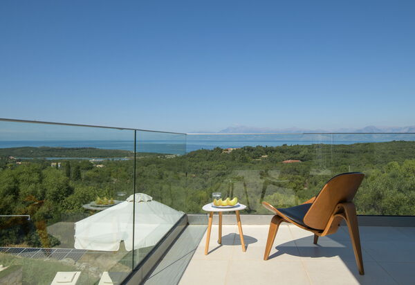 Villa Nafsika: Exteriör, Utomhus, Visningar