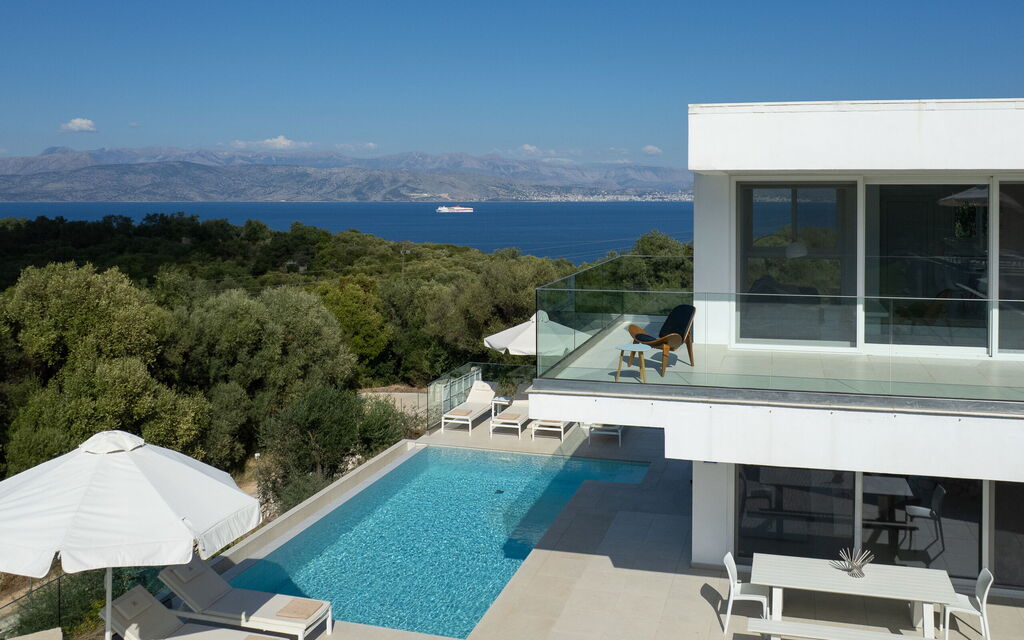 Villa Nafsika: Exteriör, slå samman, Utomhus, Visningar