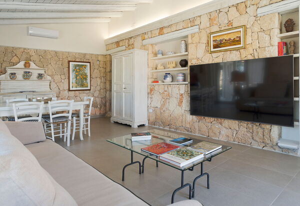 Villa Del Mito: Esszimmer, Wohnzimmer