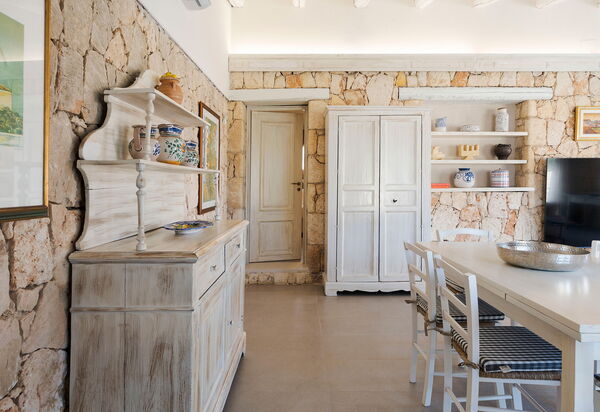 Villa Del Mito: Esszimmer, Wohnzimmer