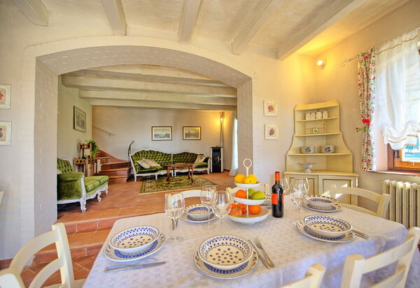 Casa Fioraie: Esszimmer, Wohnzimmer