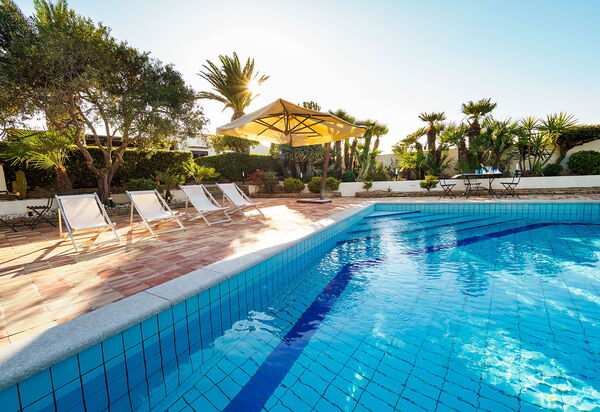 Villa Cala Mancina: Schwimmbad