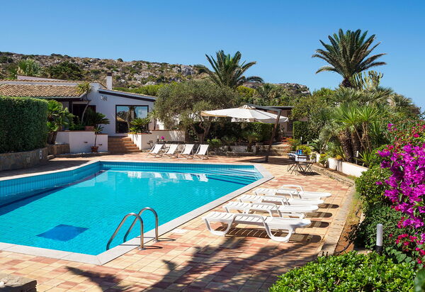 Villa Cala Mancina: Schwimmbad