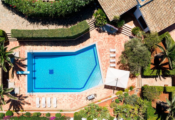 Villa Cala Mancina: Schwimmbad