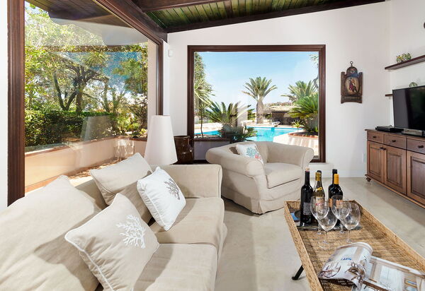 Villa Cala Mancina: Wohnzimmer