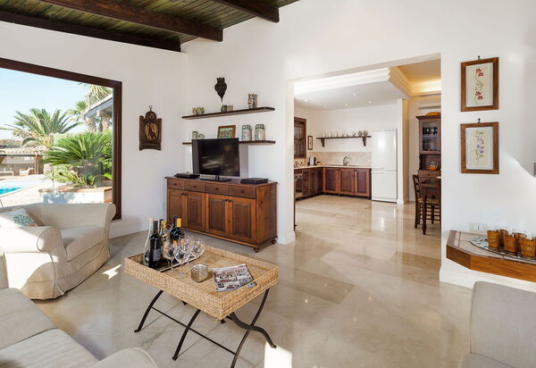 Villa Cala Mancina: Wohnzimmer