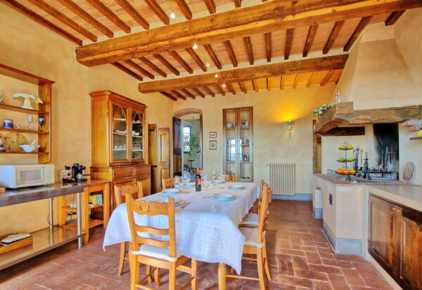 Palazzo Del Capitano: Кухня, Столовая