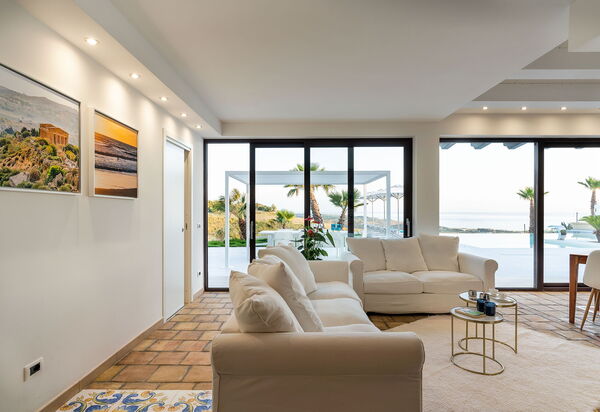 Villa Camemi: Гостиная