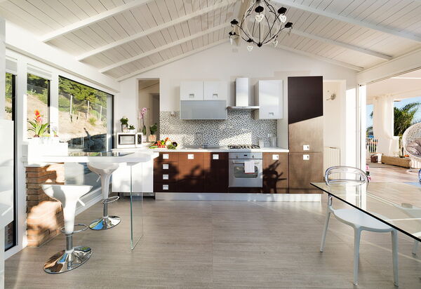 Villa Pales: Keuken, Lunchroom