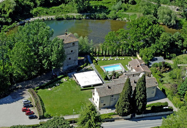 Santa Flora: Ansichten, Draussen