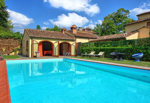 Santa Flora: Schwimmbad