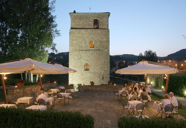 Santa Flora: Ansichten, Draussen, Garten