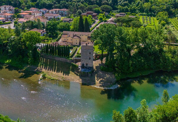 Santa Flora: Ansichten, Draussen