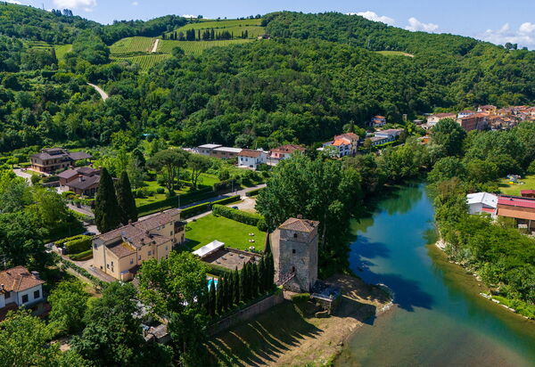 Santa Flora: Ansichten, Draussen