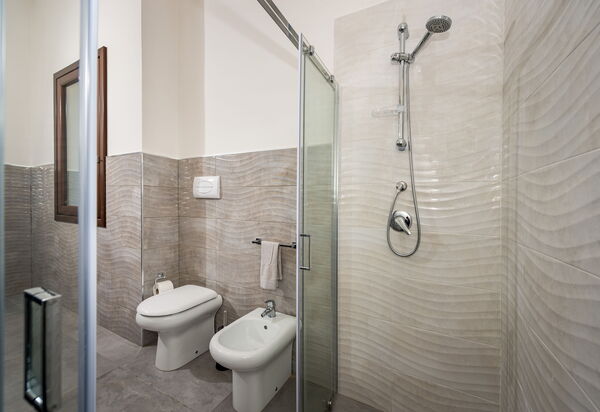 Villa Livreri: Bathroom